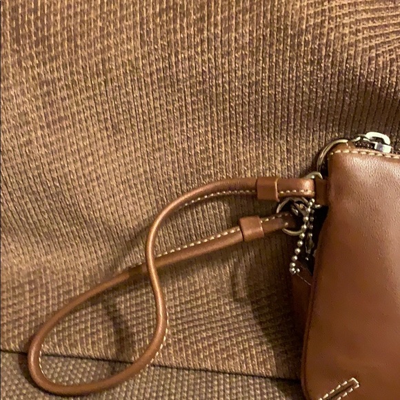 Coach wristlet (new with tag) - Picture 5 of 8
